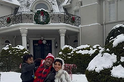 Близнецы Мэрайи Кэри Монро и Мороккан выглядели совсем взрослыми на рождественских фотографиях 2025 года со своей мамой