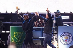 Лиам Галлахер, как сообщается, потратил гонорар от тура Oasis на покупку особняка в Котсуолдсе