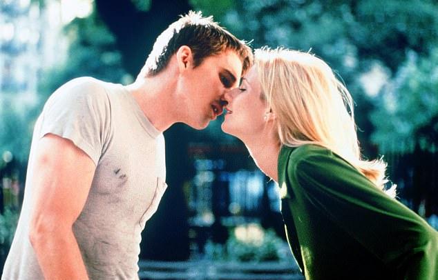 Гвинет Пэлтроу объяснила, почему отказалась от откровенной секс-сцены с Итаном Хоуком в их фильме 1998 года «Большие надежды»