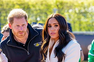 11-й PR-менеджер Меган Маркл и принца Гарри, Мередит Мейнс, уволилась через несколько дней после «фотодрамы» пары с Кардашьян