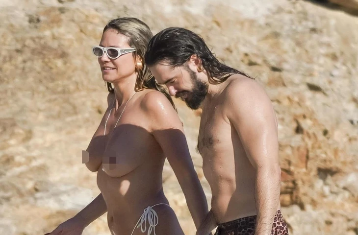 Хайди Клум снова раскованно обнажилась на отдыхе на Сен-Барте с мужем Томом Каулитцем