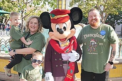 Хилари Суонк показала редкое фото своих двухлетних близнецов Айи и Ома