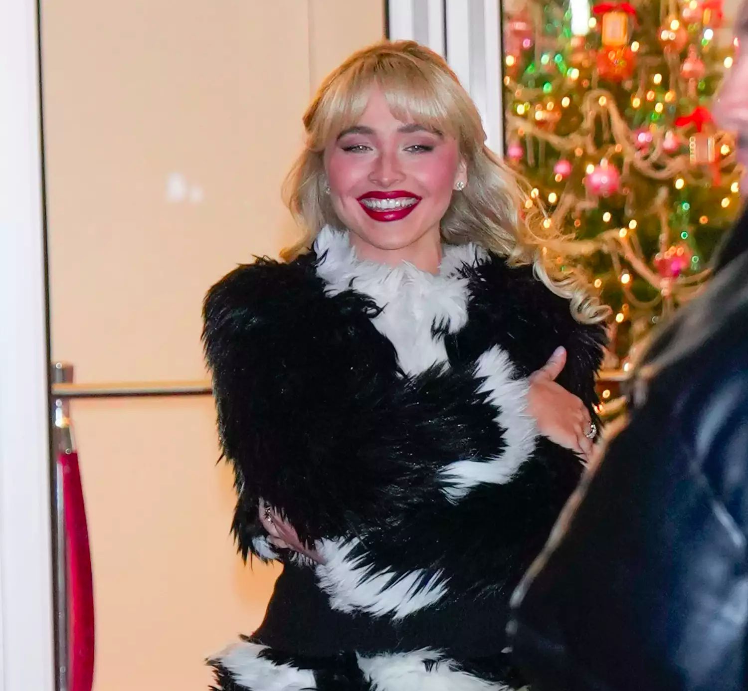 Сиять к Новому году: какие процедуры сделать в середине декабря, а с чем лучше подождать?