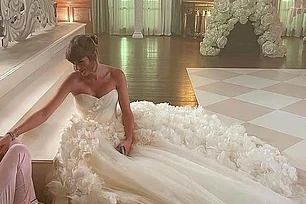 Платье как у принцессы: Тейлор Свифт тайно встретилась с дизайнером свадебного платья Кейт Миддлтон