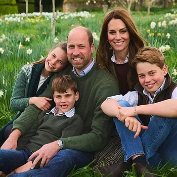 Принц Уильям и Кейт Миддлтон представили новую рождественскую открытку