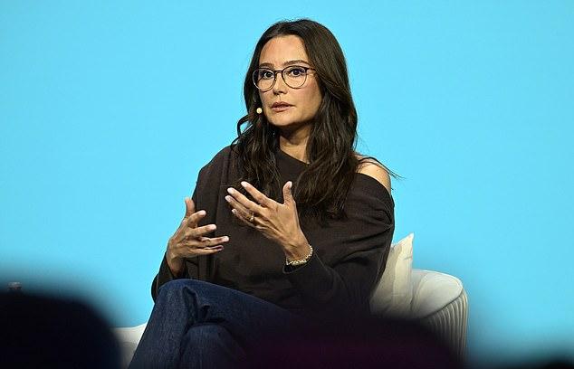 Жена Брюса Уиллиса Эмма Хеминг отметила 18-летие их отношений в Instagram