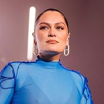 Джесси Джей рассказала о неожиданном повороте в карьере, раскрыв планы попробовать себя в комедии и актерском мастерстве в следующем году, отойдя от музыки