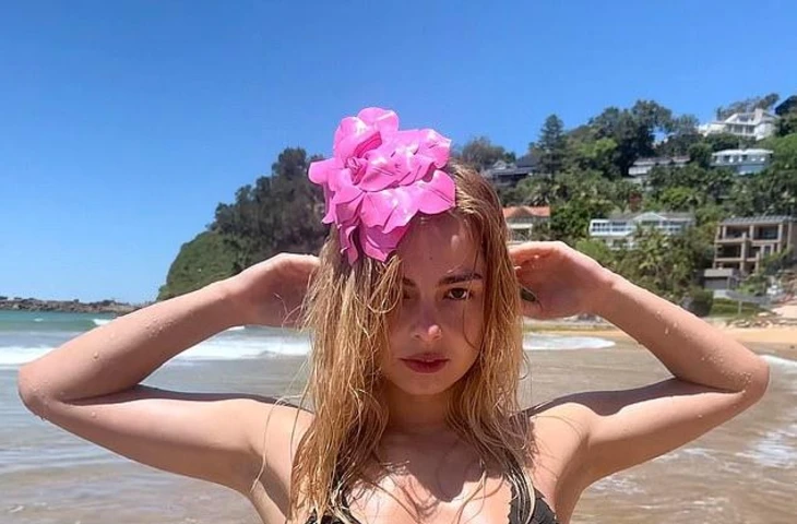 Эддисон Рей в Австралии: тур, откровенные фото и номинация на «Грэмми»