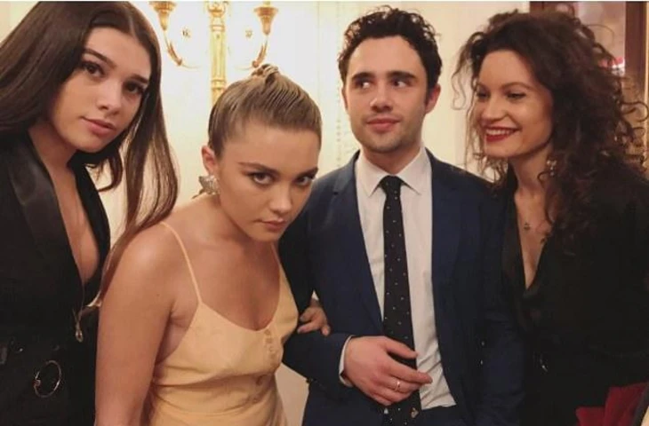 Флоренс Пью наслаждается трогательным началом года, готовясь стать тетей