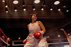 Для Сидни Суини наконец-то наступили лучшие времена после череды скандалов и кассовых провалов в карьере многострадальной актрисы