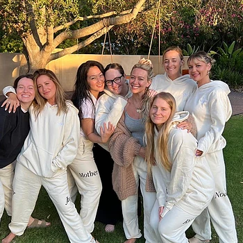 Хилари Дафф сосредоточилась на своей пикантной новой музыке после того, как оказалась втянутой в драму вокруг «токсичной» группы мам Эшли Тисдейл