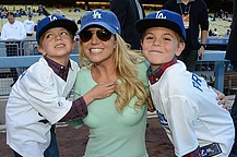 Младший сын Бритни Спирс Джейден Федерлайн замечен на прогулке в Лос-Анджелесе