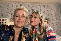 Звезда «Полового воспитания» Джиллиан Андерсон поздравила Эйми Лу Вуд с номинацией на премию SAG Awards