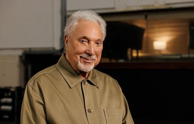 Сэр Том Джонс опубликовал в Instagram «печальное и удручающее» предупреждение своим поклонникам, призвав их «быть осторожными и беречь себя» в пятницу