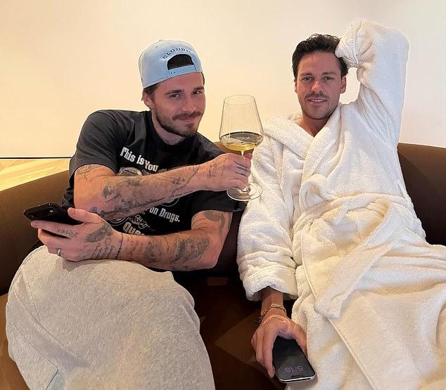 Никола Пельтц поделилась «прекрасными моментами» с мужем Бруклином Бекхэмом на фоне продолжающейся ссоры с его родителями