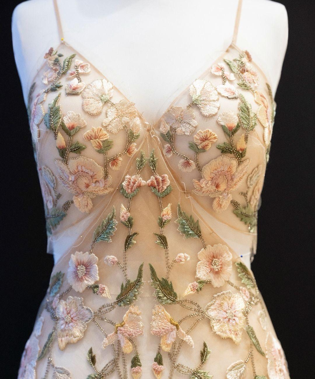 Дженнифер Лоуренс и Бейонсе в платьях Givenchy: оригинал и жалкая подделка?