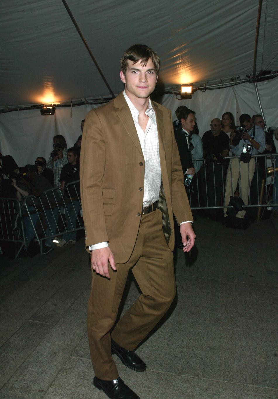 Эштон Кутчер рассказал, что в модельные годы его уволили из Gucci за лишний вес