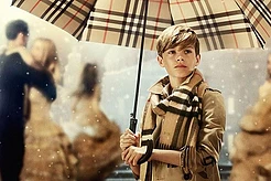 Майлин Класс заняла сторону в семейной вражде Бекхэмов – спустя 11 лет после публичного осуждения Виктории за привлечение тогда еще подростка Бруклина к съемкам