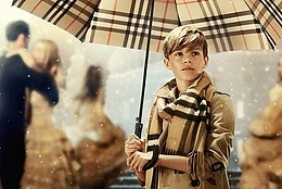 Майлин Класс заняла сторону в семейной вражде Бекхэмов – спустя 11 лет после публичного осуждения Виктории за привлечение тогда еще подростка Бруклина к съемкам