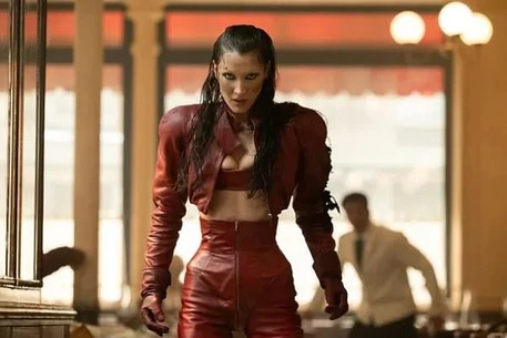 Закулисные конфликты в сериале Николы Пельтц Бекхэм