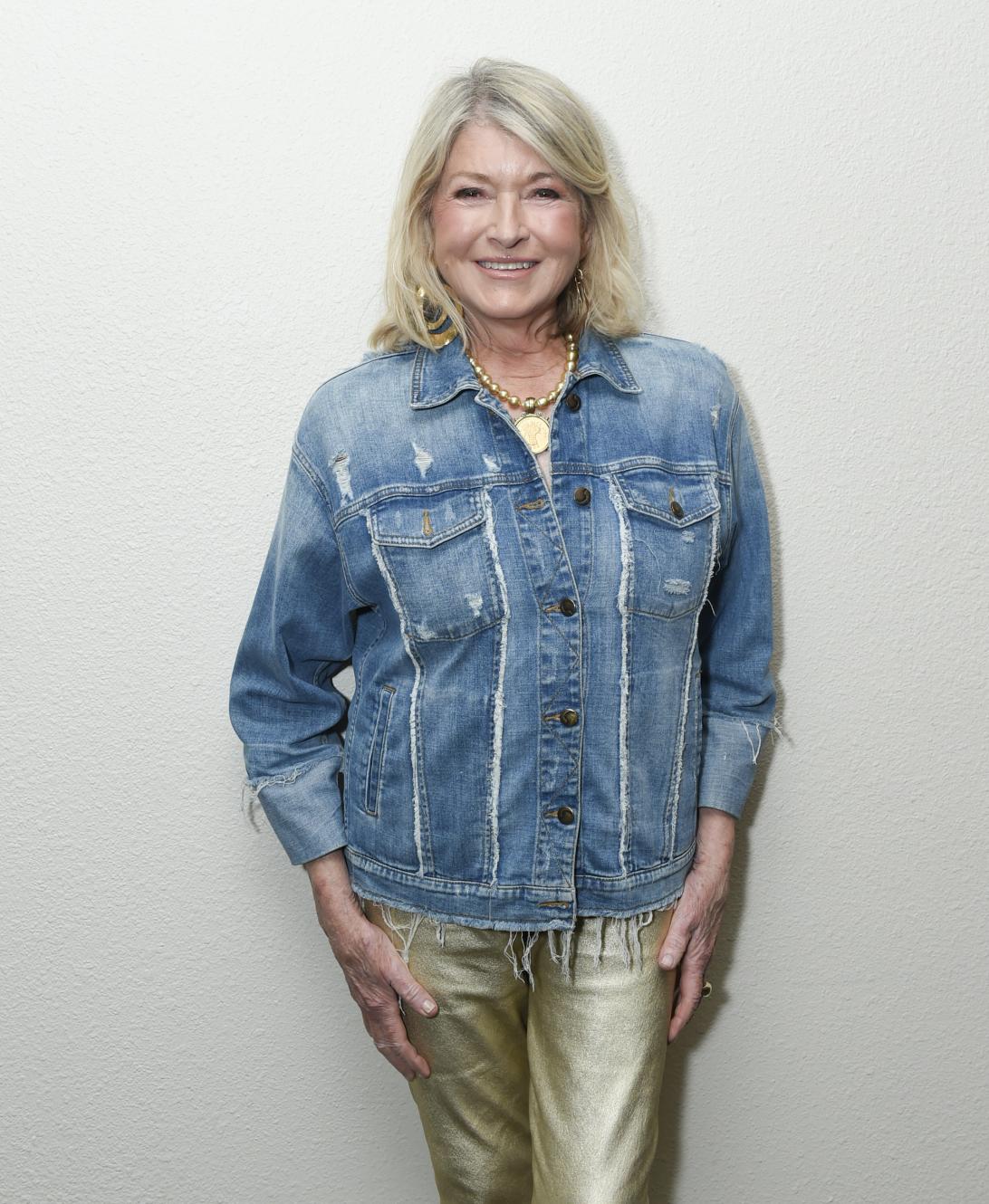 Марта Стюарт раскрывает правду о слухах касательно пластической хирургии, связанных с её поразительно моложавой внешностью