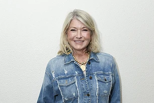 Марта Стюарт раскрывает правду о слухах касательно пластической хирургии, связанных с её поразительно моложавой внешностью