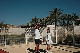 Муж Ванессы Хадженс Коул Такер раскрыл пол ребенка, родившегося два месяца назад