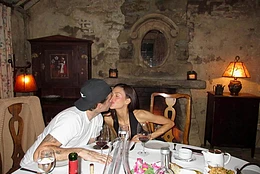 Неоспоримо, что Никола Пельтц — дочь инвестора-миллиардера Нельсона Пельтца и бывшей модели Клаудии Хеффнер Пельтц — ведет исключительно роскошный образ жизни