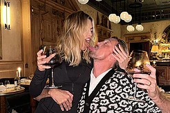 Эбби Клэнси отдала должное мужу Питеру Краучу в день его 45-летия