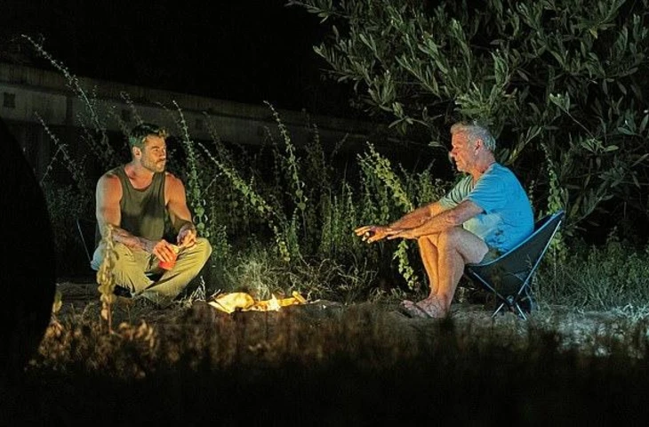 Крис Хемсворт откровенно рассказал о тяжелом моменте, когда узнал о диагнозе Альцгеймера у своего отца Крейга