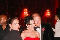 Ким Кардашьян рассказала, почему принц Гарри и Меган Маркл потребовали удалить их совместные фото с вечеринки