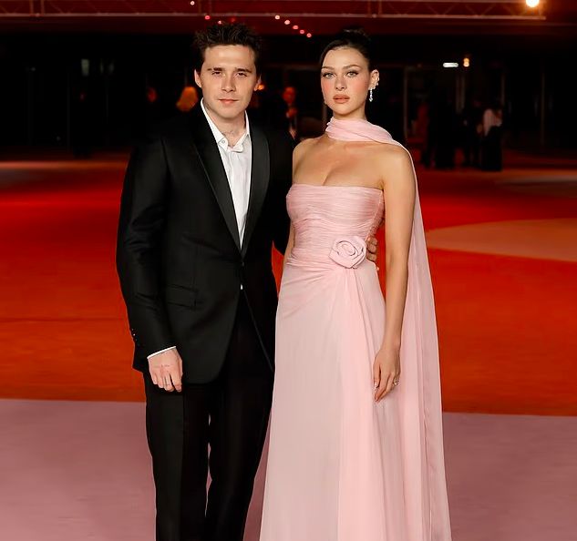 В стиле Сассекских: Бруклину и Николе предложили миллионы за скандальную книгу о семейной войне Бекхэмов