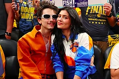 Тимоти Шаламе и Кайли Дженнер живут вместе, а их мамы уже стали лучшими подругами