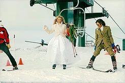 10 культовых свадебных платьев звёзд 90-х, которые не устарели до сих пор