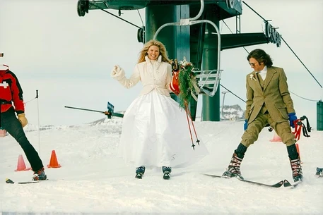 10 культовых свадебных платьев звёзд 90-х, которые не устарели до сих пор