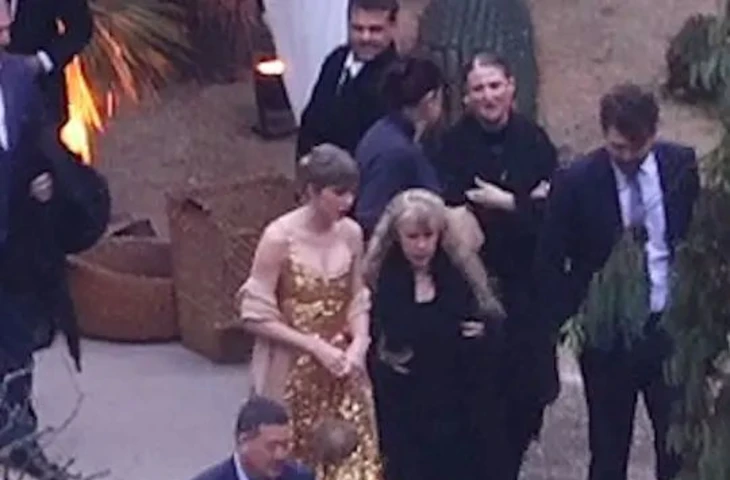 Тейлор Свифт блистала на свадьбе лучшей подруги