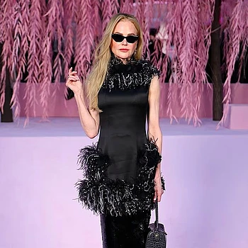 Николь Кидман и её парик на Неделе моды в Париже