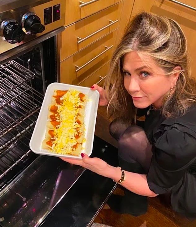 Секреты вечной молодости Дженнифер Энистон: что ест звезда, чтобы в 57 выглядеть на 30?