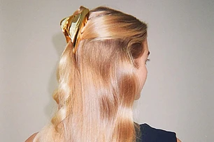 5 правил зеркальной гладкости: что реально нужно для блеска волос