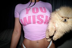 Ким Кардашьян представила свою коллекцию SKIMS ко Дню святого Валентина в Instagram