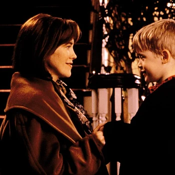 Со-звезды Кэтрин О’Хары по фильму «Один дома» скорбят по актрисе после её трагической кончины в возрасте 71 года