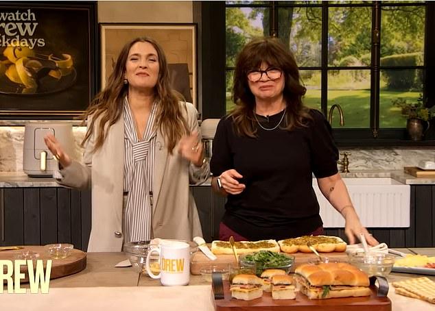 Дрю Бэрримор и Валери Бертинелли поразили поклонников смелыми образами с сединой – всё благодаря любимому стилисту Ким Кардашьян