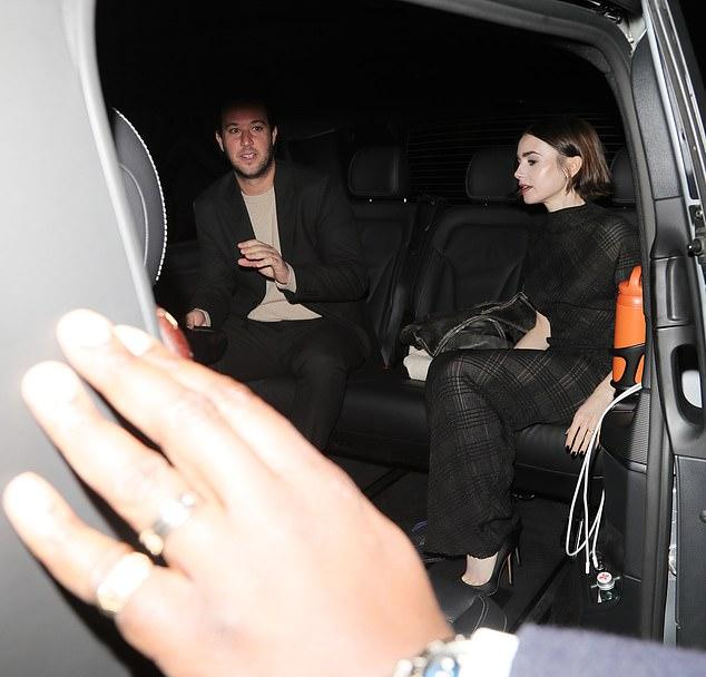 Лили Коллинз выглядела шикарно в черном платье, посетив вечеринку Maison Perrier в Лондоне в понедельник