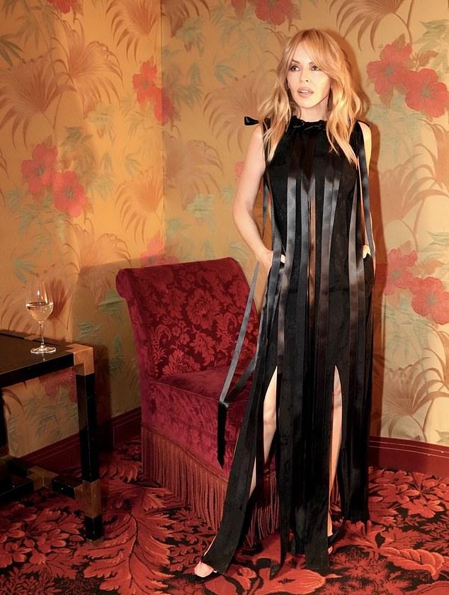 Кайли Миноуг на церемонии V d’Or в Париже: роскошь и вино