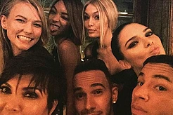 Бывшему мужу Ким Кардашьян, Канье Уэсту, не по душе ее новый роман с Льюисом Хэмилтоном