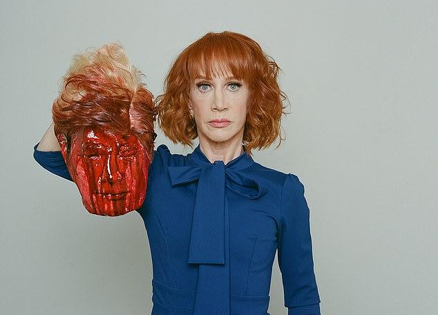 Кэти Гриффин заявляет, что чувствует себя реабилитированной – и «расканселенной» – почти через девять лет после того, как она столкнулась с личными и профессиональными последствиями, опубликовав фотографию, на которой она держит отрубленную голову, напоминающую президента Дональда Трампа