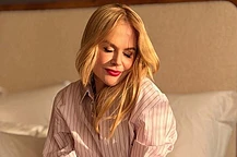 Николь Кидман опубликовала гламурное фото себя, отдыхающей в постели, готовясь встретить свой первый День святого Валентина после расставания с Китом Урбаном