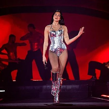 Дуа Липа и ее жених Каллум Тернер продемонстрировали нежные чувства на Берлинском международном кинофестивале в субботу