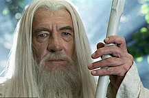 Сэр Иэн Маккеллен два года спустя осмыслил своё ужасное падение со сцены, признавшись, что ему пришлось смириться с тем, что он «не бессмертен»