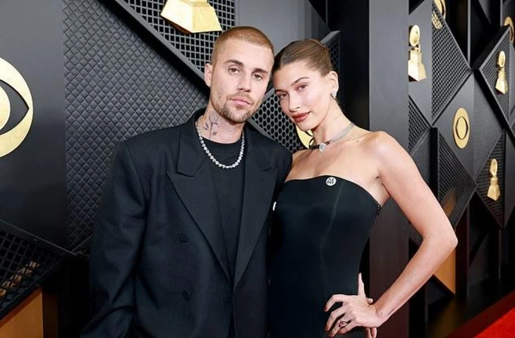 Хейли Бибер поделилась романтическими моментами Дня святого Валентина